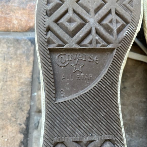 COPY - Converse Chuck 70 low top in parchment size 6 men’s or 8 women’s - Picture 8 of 11